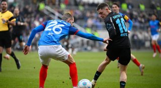 Leverkusen spielt sich ein: 2:0 bei harmlosen Kielern