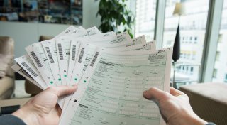 Skurriler Prozess in Bünde: Steuerberater entschädigt Ex-Mandanten im Gerichtssaal in bar