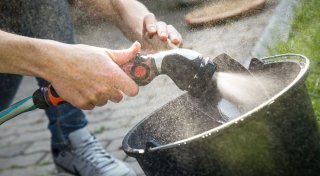 Vor dem Winter: Gartengeräte reinigen und reparieren