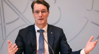 „Das macht mich wütend“: Wüst zu Korruptionsskandal bei Staatskanzlei