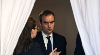 Präsident Macron in Regierungskrise immer mehr unter Druck