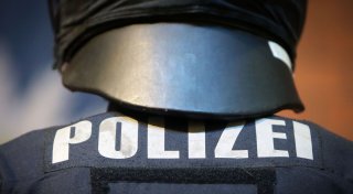 Derby-Bilanz: Arminia-Bielefeld-Fans greifen Polizisten und Preußen-Münster-Fan an