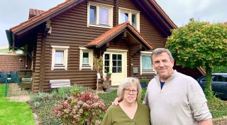 Leben im Blockhaus: Ein Paar aus dem Bünder Land über den Alltag in der ungewöhnlichen Immobilie