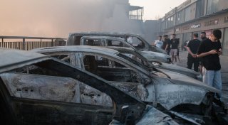 Einsatzkräfte bekämpfen Großbrände in Izmir und Hatay