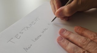 Wann ein Testament wirklich zählt: Bruder aus Lemgo geht bei Erbstreit leer aus
