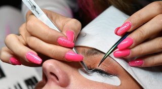 Kann eine Wimpernverlängerung dem Auge schaden?