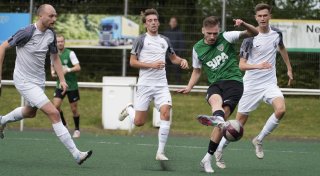 Boris Glaveski schießt den TuS Dornberg zum Sieg