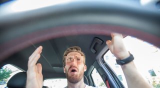 Autofahrer geht mit Zange auf Bielefelder Wasserwerker los - und kassiert Anzeige