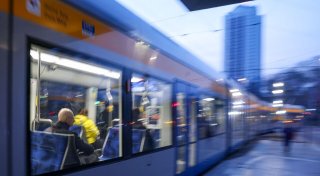 Zahl der Fahrgäste in Bussen und Bahnen steigt kaum noch