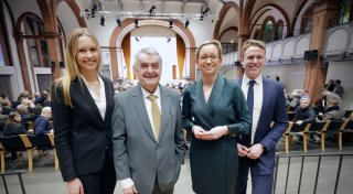 Minister Reul gibt Politik-Lehrstunde in Bielefeld