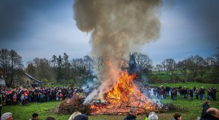Ostern 2025: Wo die Osterfeuer in Ostwestfalen-Lippe stattfinden