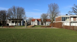 Hövelhofer Schlossgarten-Umbau beginnt, Brunnen folgt 2026