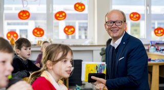 NRW-Landtag geht in die Schulen: „Können Sie den Döner günstiger machen?“