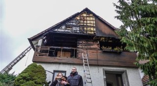 Vom Feuer zerstört: Bielefelder Paar kämpft nach Wohnungsbrand um Neuanfang