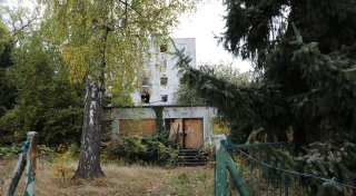 Nach zwei Bränden: Höxteraner Studierendenwohnheim verwildert immer mehr