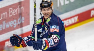 Eisbären-Profi Pföderl Spieler des Jahres in der DEL