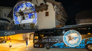 Arminia-Trainingslager in Südtirol: Mit Lichtshow am Hotel begrüßt