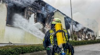 Großbrand in Ubbedissen: Polizei Bielefeld ermittelt wegen schwerer Brandstiftung