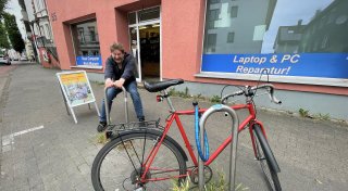 Reizthema Fahrradbügel statt Parkplätze: Bielefelder Geschäftsleute beklagen Sinnlosigkeit