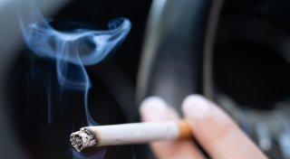 Eskalation wegen Rauchverbot an Tankstelle: Mann (54) rastet nach Hinweis in Herford völlig aus