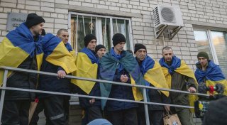 Russland und Ukraine tauschen erste 390 Gefangene aus