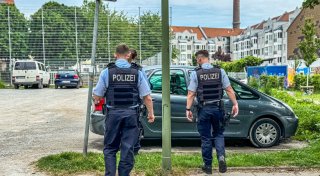 Räuberduo verfolgt Schulkind durch halb Bielefeld und bedroht es mit einem Messer