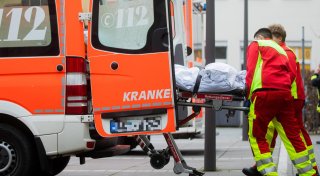 Werden Kranke bald einige Fahrten des Rettungswagens selbst zahlen müssen?