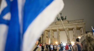 Gedenken in Berlin: Namen der Opfer vom 7. Oktober verlesen