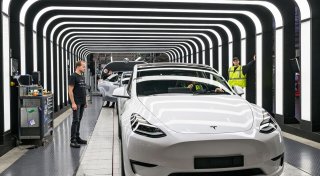 Tesla startet deutsche Fertigung des neuen Model Y