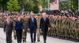 Merz: Jeden Zentimeter des Nato-Territoriums verteidigen
