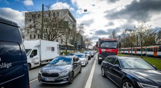 Überraschung: Vorzeitige Öffnung einer Bielefelder Bergstraße könnte für Entlastung sorgen