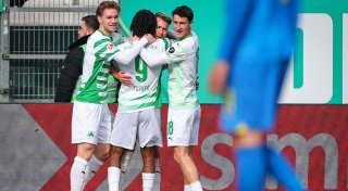 Fürth hält Braunschweig dank 3:0 auf Abstand