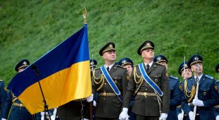 Ukraine feiert Nationalflagge - Russen rücken weiter vor