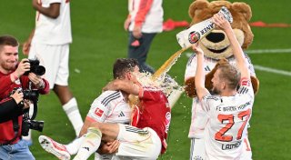 Kein Nachteil: Schmidt sieht Bayerns Ibiza-Reise entspannt