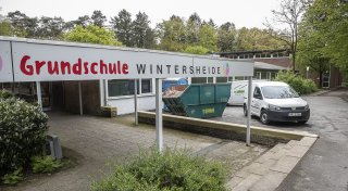 Groß beworben, jetzt plötzlich vom Tisch: Stadt streicht Grundschule in Bielefeld