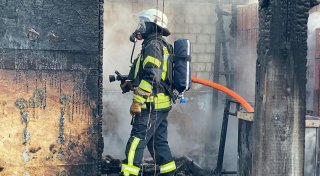 Anbau einer Garage in Löhne durch ein Feuer komplett zerstört