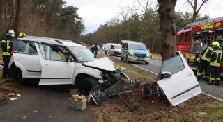 Schwerer Unfall im Kreis Gütersloh - Autofahrerin lebensgefährlich verletzt