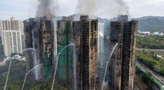 Mindestens 44 Tote: Hongkong trauert um Großbrand-Opfer