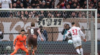 1:0 durch Eigentor: Freiburg siegt spät bei St. Pauli