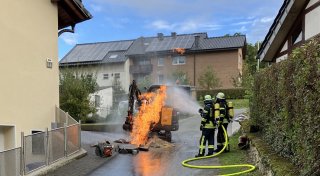 Gasleitung im Leiberger Ortskern steht in Flammen