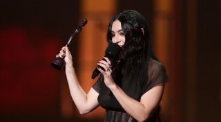 Charli XCX räumt fünf Preise bei den Brit Awards ab