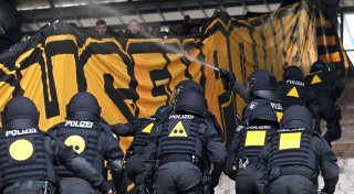 Kritik nach Gewaltausbruch: Hansa fürchtet Geisterspiel