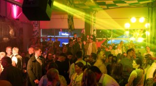 Mit vielen Fotos: Bayerische Gaudi beim Oktober-Fest in Hiddenhausen-Schweicheln