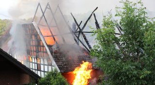 Historischer Pferdehof in Herford in Flammen - Ursache noch unklar