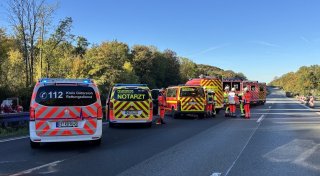Unfall auf der A2 im Kreis Gütersloh sorgt für Vollsperrung - fünf Menschen verletzt