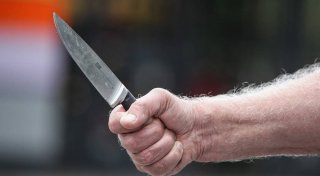 Maskierter Mann überfällt Hövelhofer Tankstelle mit Küchenmesser