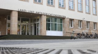 Mit Messer auf Schwester eingestochen: Paderborner Gericht gewährt Bewährungschance