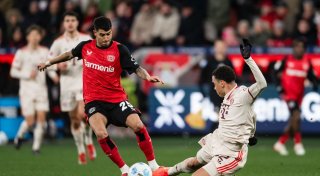 Bayern halten Leverkusen-Druck stand und marschieren weiter