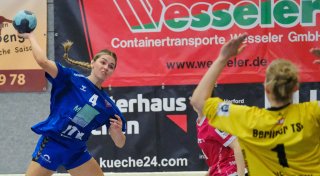 Jöllenbecker Frauen bezwingen Berlin mit 34:24, dann rollen die Tränen
