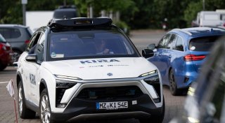 Selbstfahrende Autos transportieren erste Fahrgäste